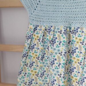 vestitino crochet con fiorellini azzurro