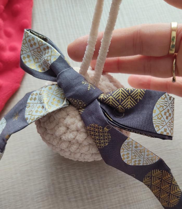 Pallina Natalizia in Ciniglia Beige con Sfere antracite