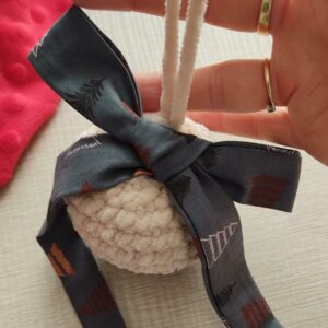 Pallina Natalizia in Ciniglia Beige con Alberelli verdone