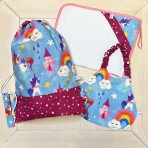 Set Asilo Unicorni Personalizzabile con Nome – Zainetto, Bavaglia e Asciugamano per Nido e Materna | Made in Italy