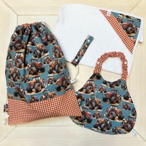 Set Asilo Trattori Personalizzabile con Nome – Zainetto, Bavaglia e Asciugamano per Nido e Materna | Made in Italy