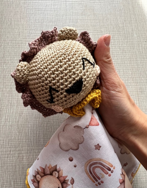 Doudou Leoncino per Neonato Personalizzato in Cotone – Compagno per la Nanna Fatto a Mano