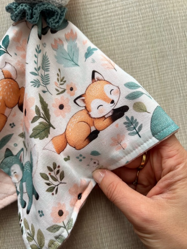 Doudou Volpe per Neonato Personalizzato in Cotone – Compagno per la Nanna Fatto a Mano - immagine 3