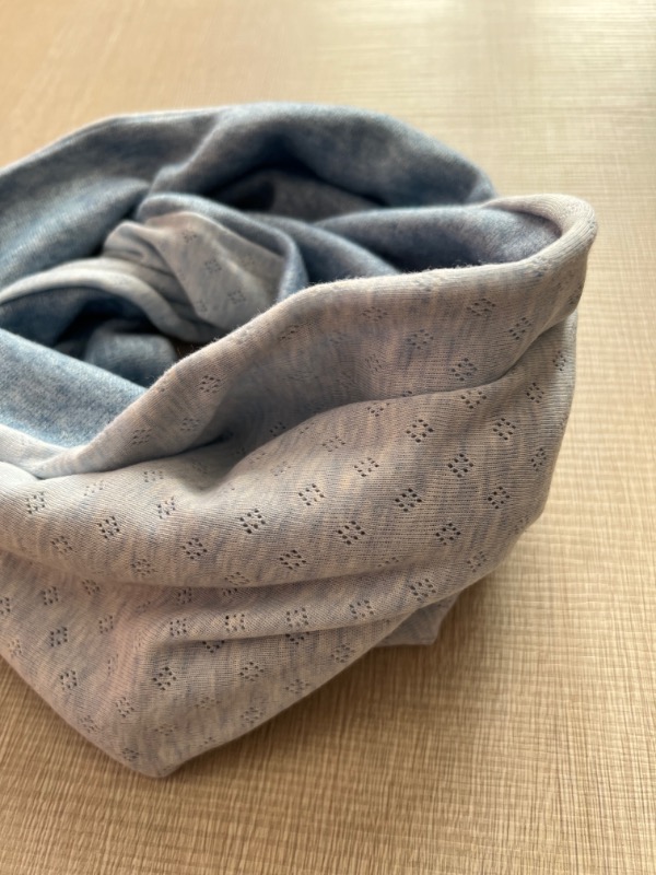 Scaldacollo ad anello maglina azzurra - immagine 3