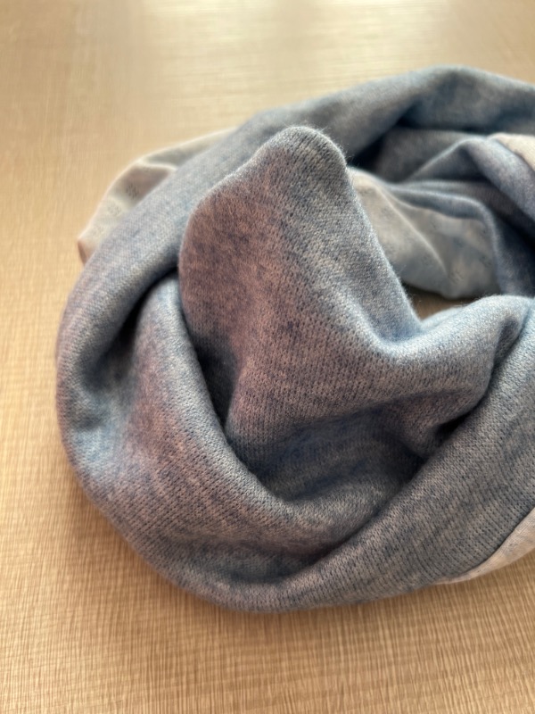 Scaldacollo ad anello maglina azzurra - immagine 4