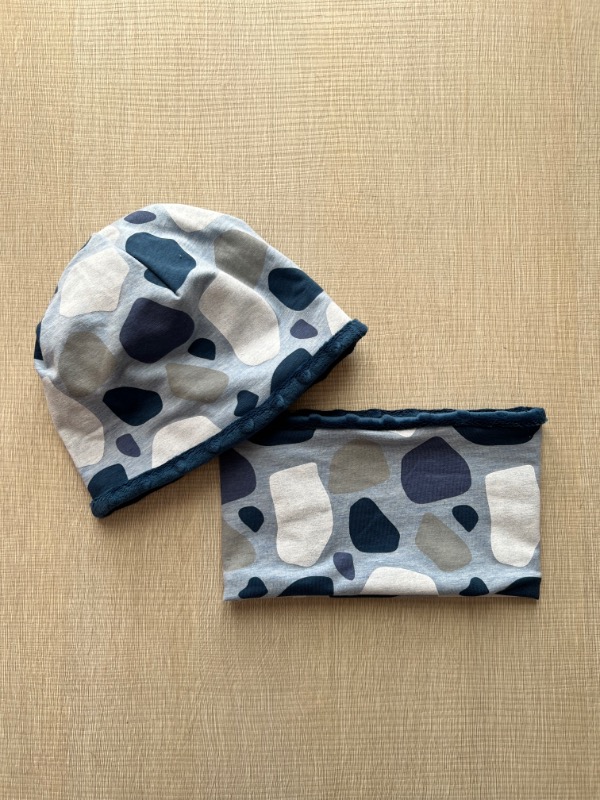 Berrettino e Scaldacollo pile Stones fondo polvere 3-6 anni