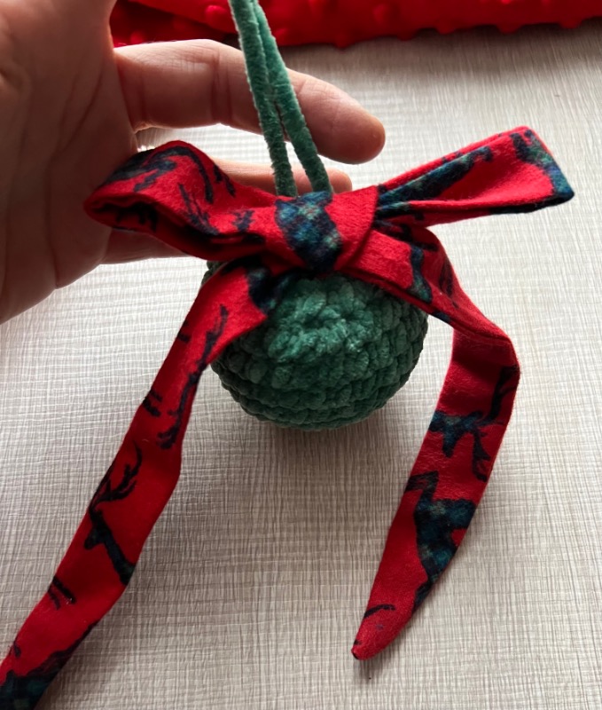 Pallina Natalizia in Ciniglia Verde con Renne - immagine 3