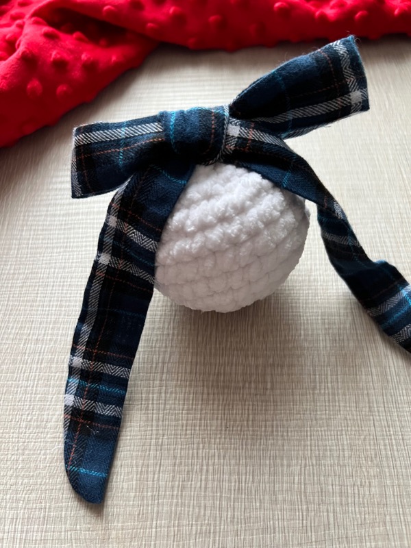 Pallina Natalizia in Ciniglia Bianca con Tartan blu - immagine 2