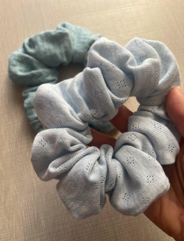 Coppia di Scrunchies Maglina Azzurro e Acqua - immagine 3