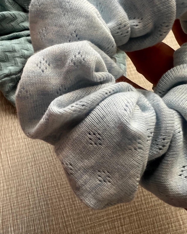 Coppia di Scrunchies Maglina Azzurro e Acqua - immagine 4